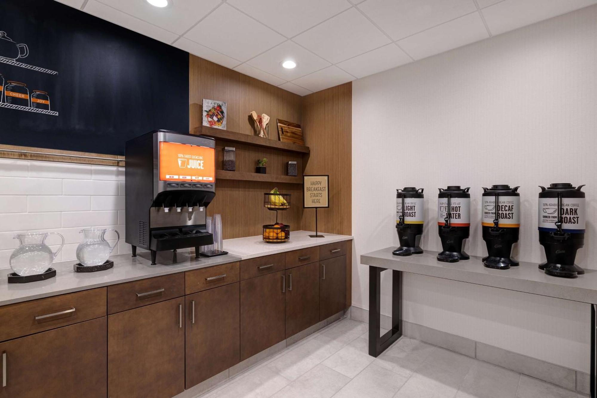 Hampton Inn & Suites Marina Buitenkant foto